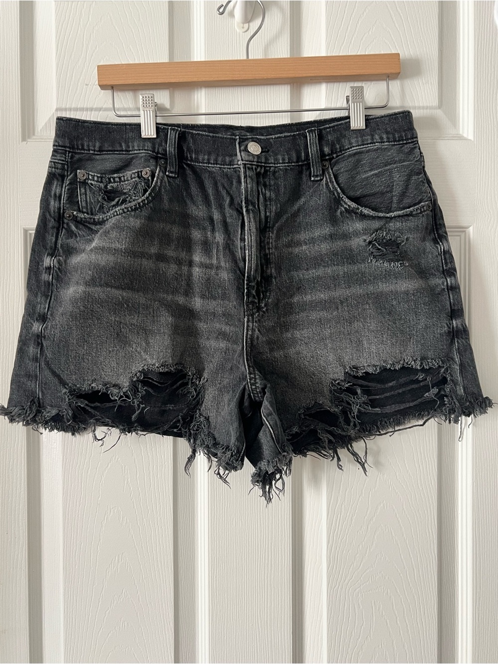 American Eagle Stretch Black Highest Rise BF Short Sz 14